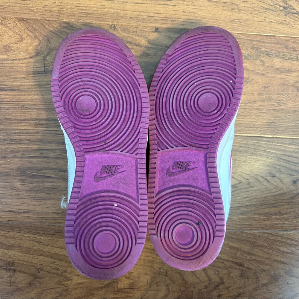 Nike White and Pink Sneakers Size 7 - Picture 5 of 5